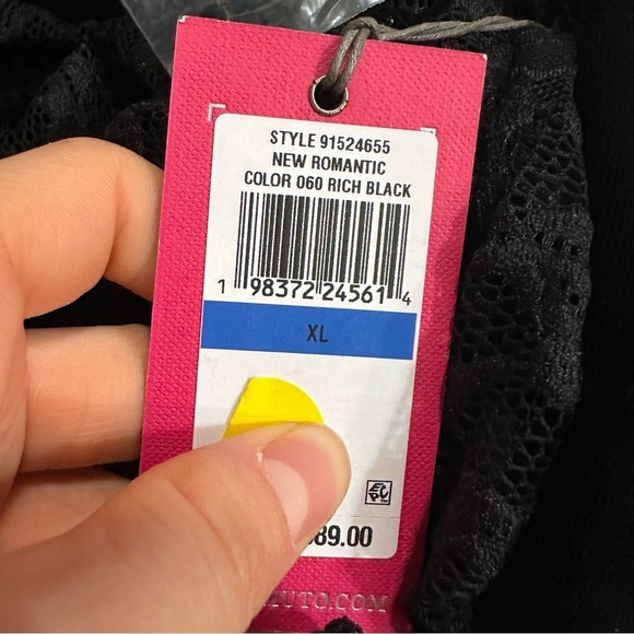 Vince Camuto
Women's Velvet Mock-Neck Lace-Sleeve Top - Picture 3 of 3